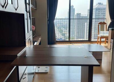 1-BR Condo at Noble Revent near BTS Phaya Thai