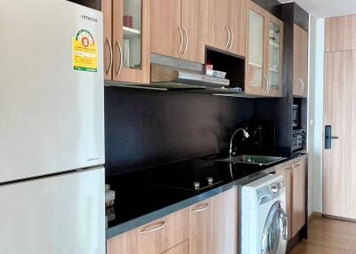 1-BR Condo at Noble Revent near BTS Phaya Thai