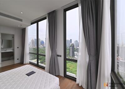 Muniq Langsuan BTS PHLOEN CHIT 2 Bed 2 Bath  C2408020022