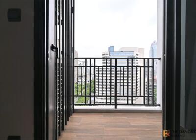 Muniq Langsuan BTS PHLOEN CHIT 2 Bed 2 Bath  C2408020022