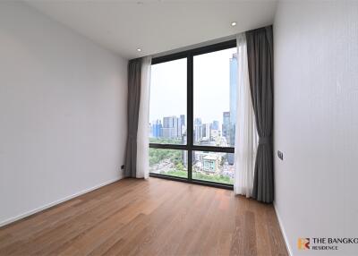 Muniq Langsuan BTS PHLOEN CHIT 2 Bed 2 Bath  C2408020022