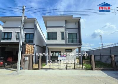 Modern townhouse with gated front yard