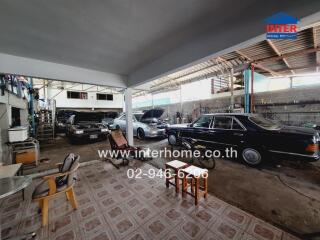 Spacious Garage with Multiple Parked Cars