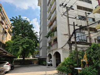 Large Condo Sukhumvit 8