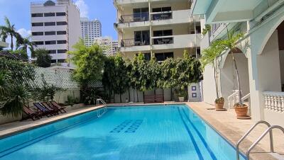 Large Condo Sukhumvit 8