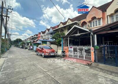 Street view of residential area with townhouses