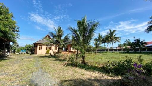 3 Bedroom House for Sale. Large land of 2 Rai 2 Ngan 38 wah. Paphai, Sansai ,Chiang Mai