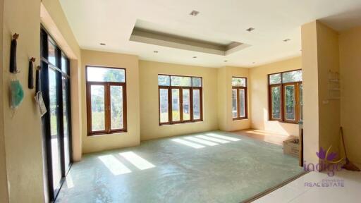 3 Bedroom House for Sale. Large land of 2 Rai 2 Ngan 38 wah. Paphai, Sansai ,Chiang Mai