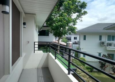 House for rent beautiful, large 4 bedroom home in a quiet area close to Airport Plaza, Muang ,Chiang Mai.