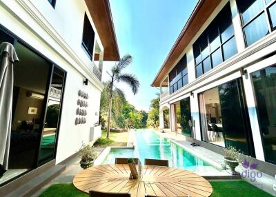 Luxury Custom-Built Pool Villa with 5 bedroom private swimming pool For Sale at Flora Ville, Chiang Mai