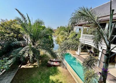 Luxury Custom-Built Pool Villa with 5 bedroom private swimming pool For Sale at Flora Ville, Chiang Mai