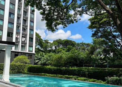 For Rent. Spacious light filled 1 bedroom corner unit with lovely open view. Escent Park Ville Great location at Central Festival Chiang Mai.