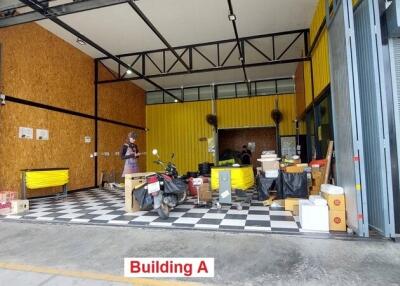 Investment opportunity! 2 buildings for sale - one for business and one residence. Great location, Chiang Mai city.