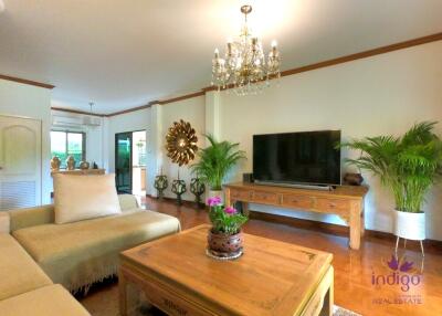 Attractive, classic-style residence with a private large garden in a peaceful neighbourhood close to Chiang Mai city.