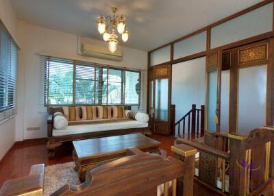 Attractive, classic-style residence with a private large garden in a peaceful neighbourhood close to Chiang Mai city.