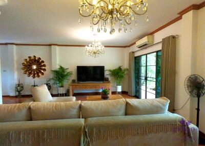 Attractive, classic-style residence with a private large garden in a peaceful neighbourhood close to Chiang Mai city.