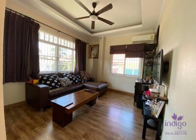 Beautiful 3 bedroom single storey pool villa with a large garden in a lovely gated community in San Kamphaeng, Chiang Mai