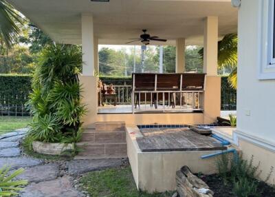 Beautiful 3 bedroom single storey pool villa with a large garden in a lovely gated community in San Kamphaeng, Chiang Mai