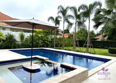 Beautiful 3 bedroom single storey pool villa with a large garden in a lovely gated community in San Kamphaeng, Chiang Mai