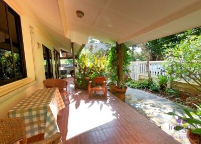 Very peaceful and quiet! Lovely 3 bedroom single storey home with a lovely and shady courtyard. Doi Saket, Chiang Mai.