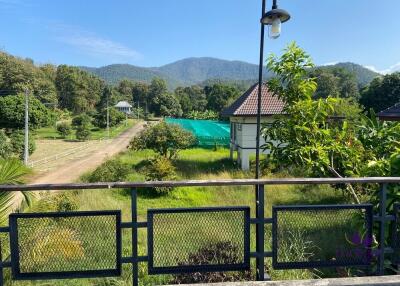 Beautiful property with 2 modern houses on a large plot of land in a semi-rural area in Doi saket, Chiang Mai.