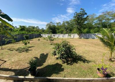 Beautiful property with 2 modern houses on a large plot of land in a semi-rural area in Doi saket, Chiang Mai.