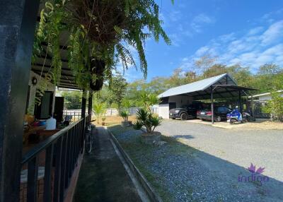 Beautiful property with 2 modern houses on a large plot of land in a semi-rural area in Doi saket, Chiang Mai.