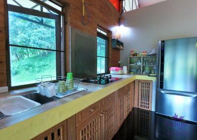 Beautiful Property with 2 houses with wonderful mountain and valley view in Sankampheng, Chiang Mai