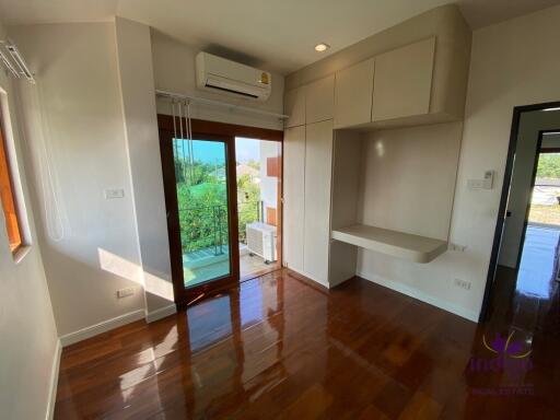 For Sale Lovely home on a large corner plot of 125 wah 4 bedroom 4 Bathroom at Hangdong Chiangmai