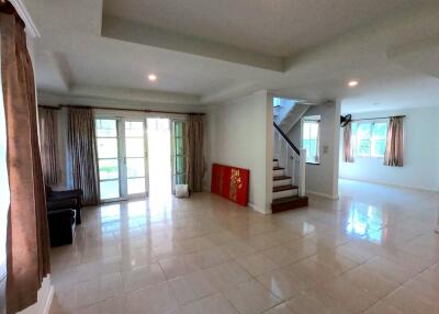 Comfortable 4 Bedroom Family Home in Land and Houses Sansai Chiang Mai