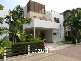 3 Bedroom, 3 Storey Detached House next to the Beach