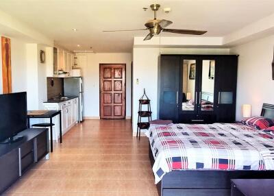 Spacious bedroom with kitchenette