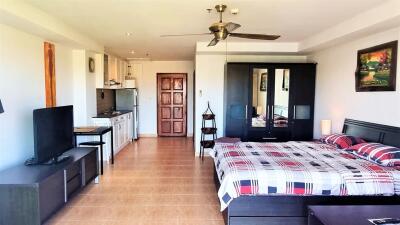 Spacious bedroom with kitchenette