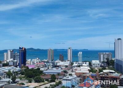 Ready to move in luxury condo in the heart of Pattaya