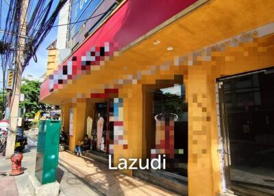 Prime Location Retail Space corner unit in Surawong