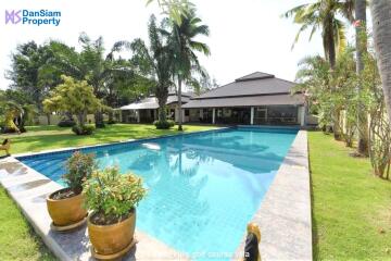 Great Golf Course Villa in Hua Hin at Palm Hills Golf Resort