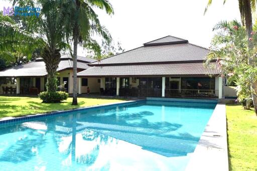 Great Golf Course Villa in Hua Hin at Palm Hills Golf Resort