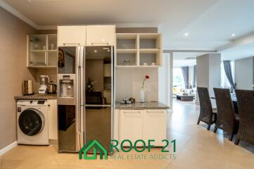 Prime Location - Condo in Central Pattaya : Spacious 2-Bedroom Unit – Foreign Ownership