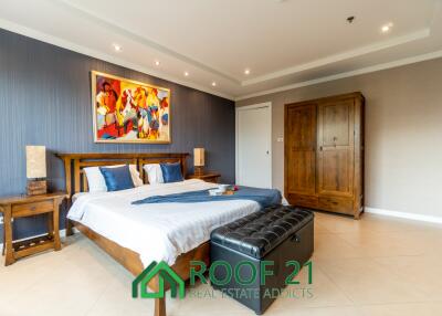 Prime Location - Condo in Central Pattaya : Spacious 2-Bedroom Unit – Foreign Ownership