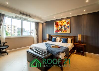 Prime Location - Condo in Central Pattaya : Spacious 2-Bedroom Unit – Foreign Ownership