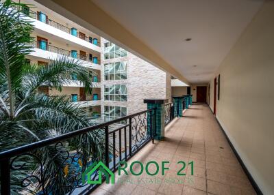 Prime Location - Condo in Central Pattaya : Spacious 2-Bedroom Unit – Foreign Ownership