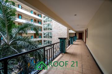 Prime Location - Condo in Central Pattaya : Spacious 2-Bedroom Unit – Foreign Ownership