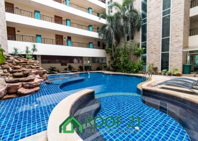 Prime Location - Condo in Central Pattaya : Spacious 2-Bedroom Unit – Foreign Ownership