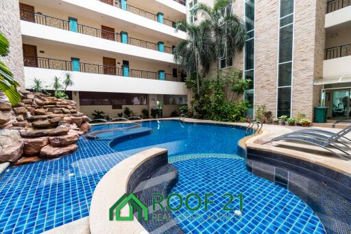 Prime Location - Condo in Central Pattaya : Spacious 2-Bedroom Unit – Foreign Ownership