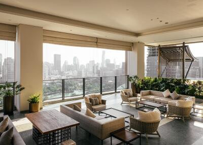 4 bed Condo in The Residences at Sindhorn Kempinski Hotel Bangkok Lumphini Sub District C021028