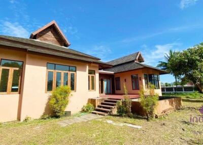 3 Bedroom House for Rent. Large land of 2 Rai 2 Ngan 38 wah. Paphai, Sansai ,Chiang Mai