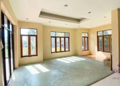 3 Bedroom House for Rent. Large land of 2 Rai 2 Ngan 38 wah. Paphai, Sansai ,Chiang Mai