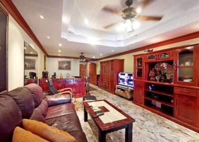 Large Studio for Rent at Jomtien Complex