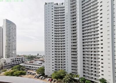 Large Studio for Rent at Jomtien Complex