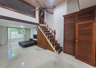 Invest in this Shop House on Tappraya Road, Pattaya—available for sale